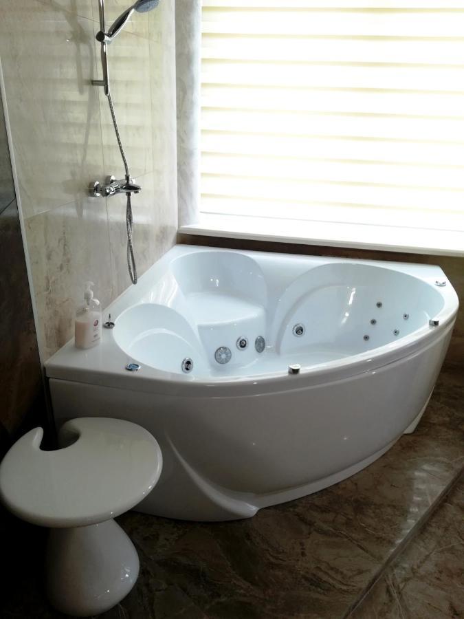 Jacuzzi New Loft Apartcomplex Kaskad, Минск - Центр Города Minsk Exterior photo